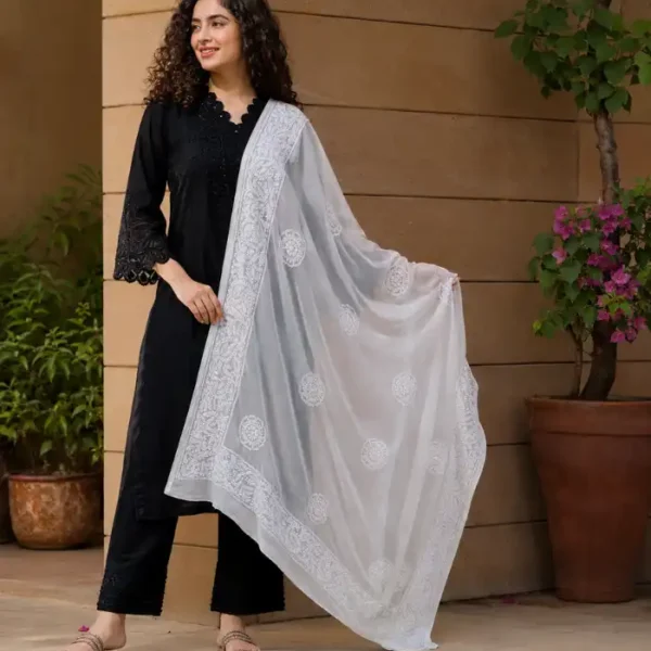 White georgette Lucknowi Chikankari dupatta with floral motifs, paisley vine embroidery and four-side embroidered borders by Fiza Chikan Dubai