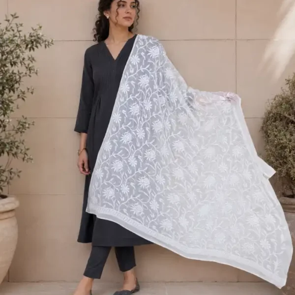 White georgette Lucknowi Chikankari dupatta with all-over jaal embroidery, floral vine patterns and embroidered borders by Fiza Chikan Dubai